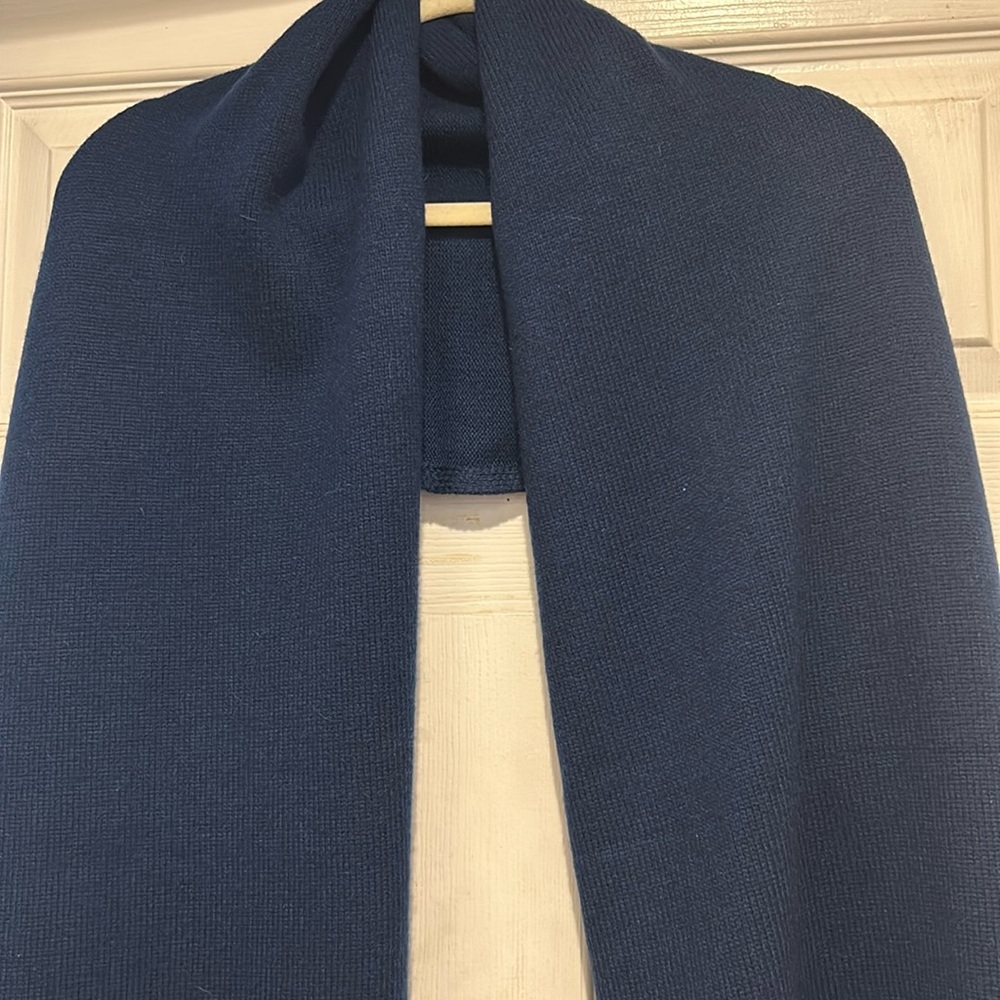 Hunter Play Essential Scarf!